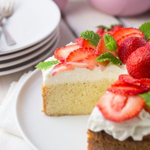 cannabis-strawberry-cake